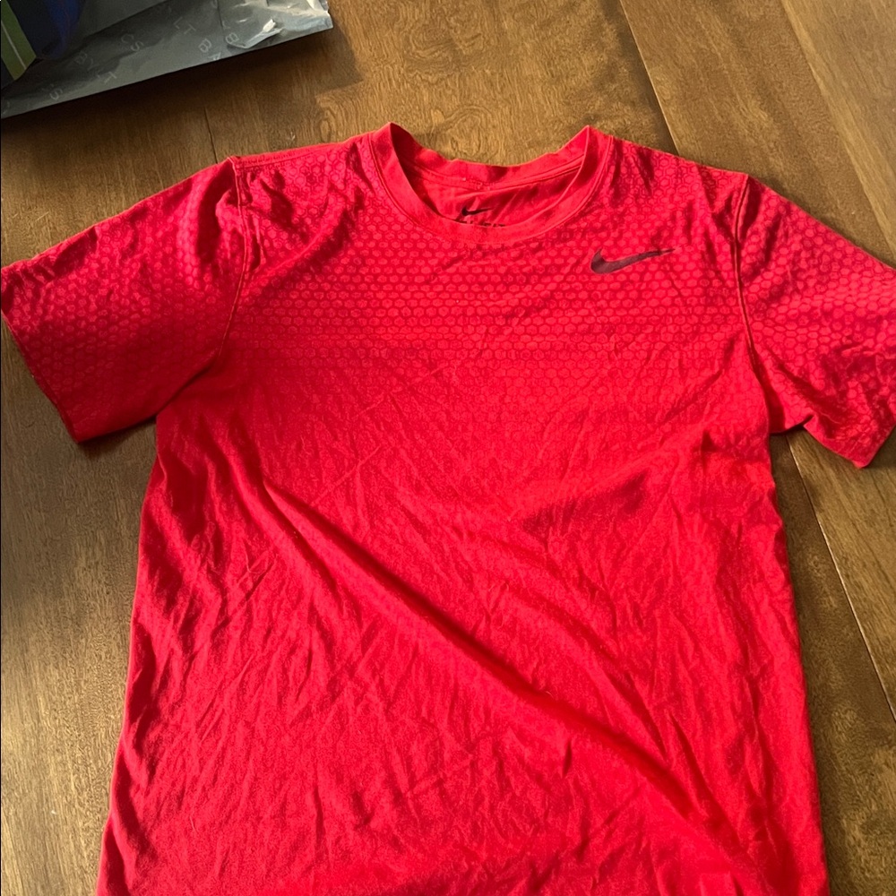 Nike Men's Red Short Sleeve Tee
